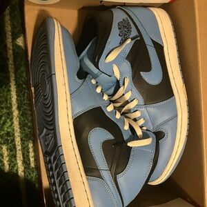 Jordans Men's Sky Blue and Black Sneakers